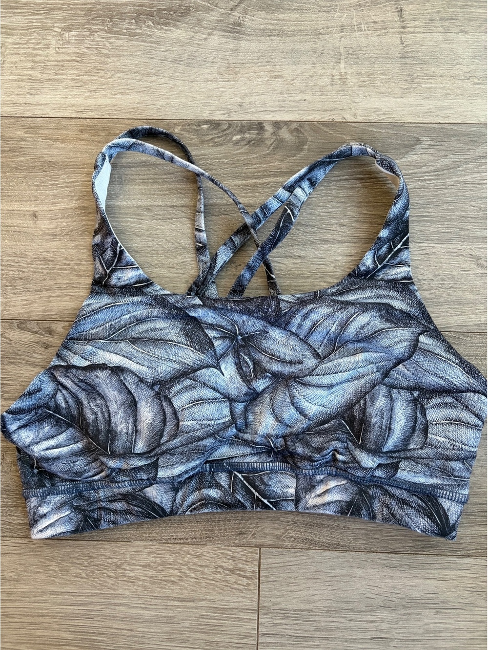 Lululemon Black/Gray Leaf Print Bra — Black/Gray/White Leaf Print, Size 6